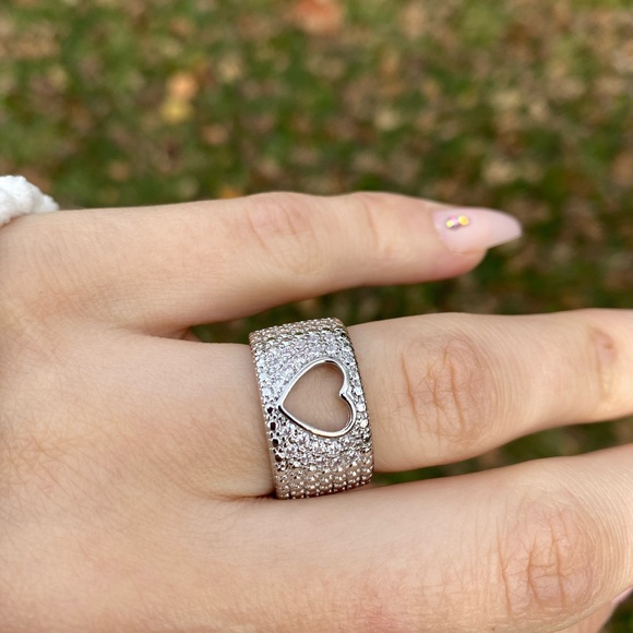 New 925 Sterling Silver ❤️ Heart Ring - Picture 4 of 6